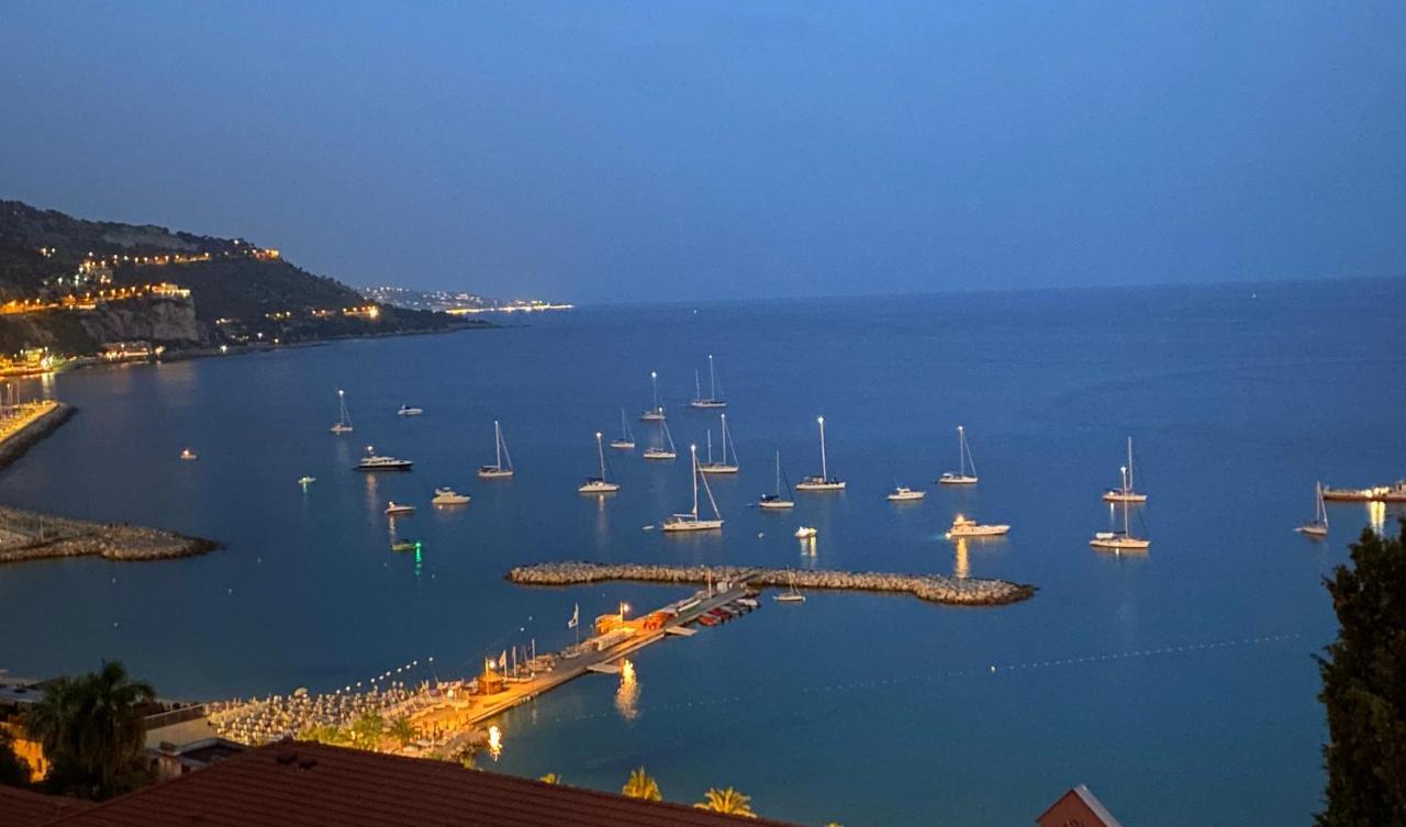 Villa L'Ensoleillee Vue Panoramique Mer, 250 M De La Plage Et Du Centre Ville マントン エクステリア 写真