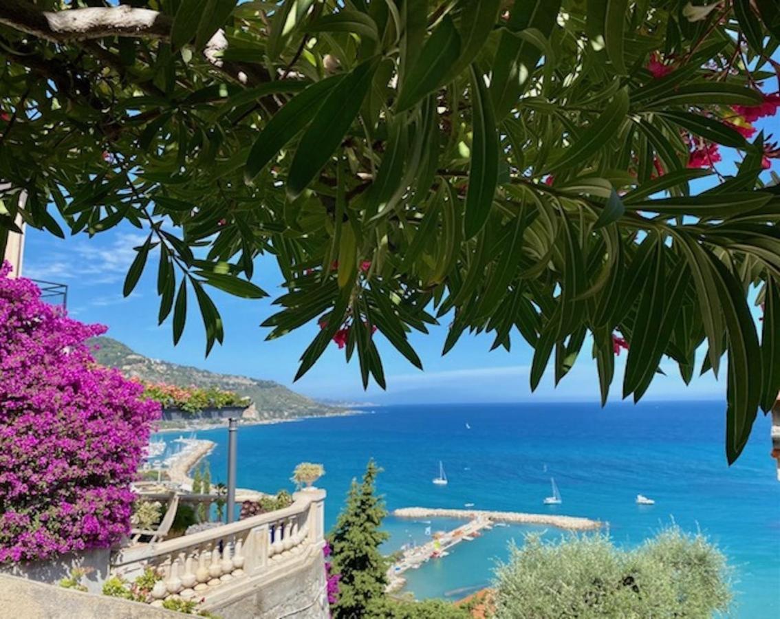 Villa L'Ensoleillee Vue Panoramique Mer, 250 M De La Plage Et Du Centre Ville マントン エクステリア 写真
